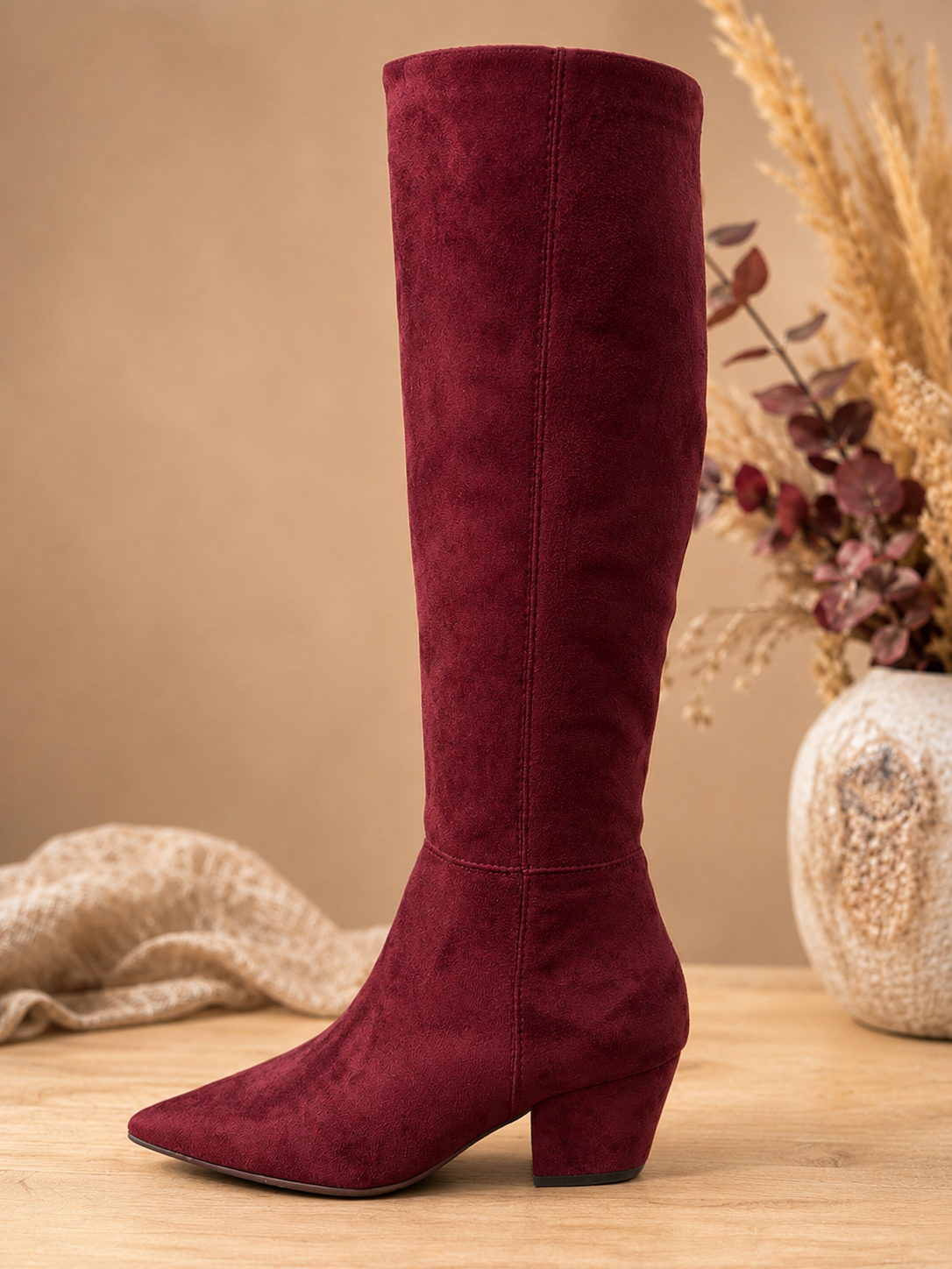 Høj støvle i modellen Burgundy Moon